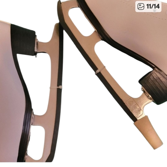 Kids/Girls AMERICAN ATHLETIC SHOE Leather Lined Figure Skates White Size 2 - Picture 6 of 12